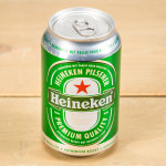 Heineken bier blikje bij BBQ of buffet